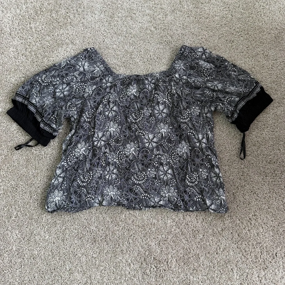 LOFT Blouse Womens Large Black Floral Off Shoulder Puff Sleeve Ruffle Top